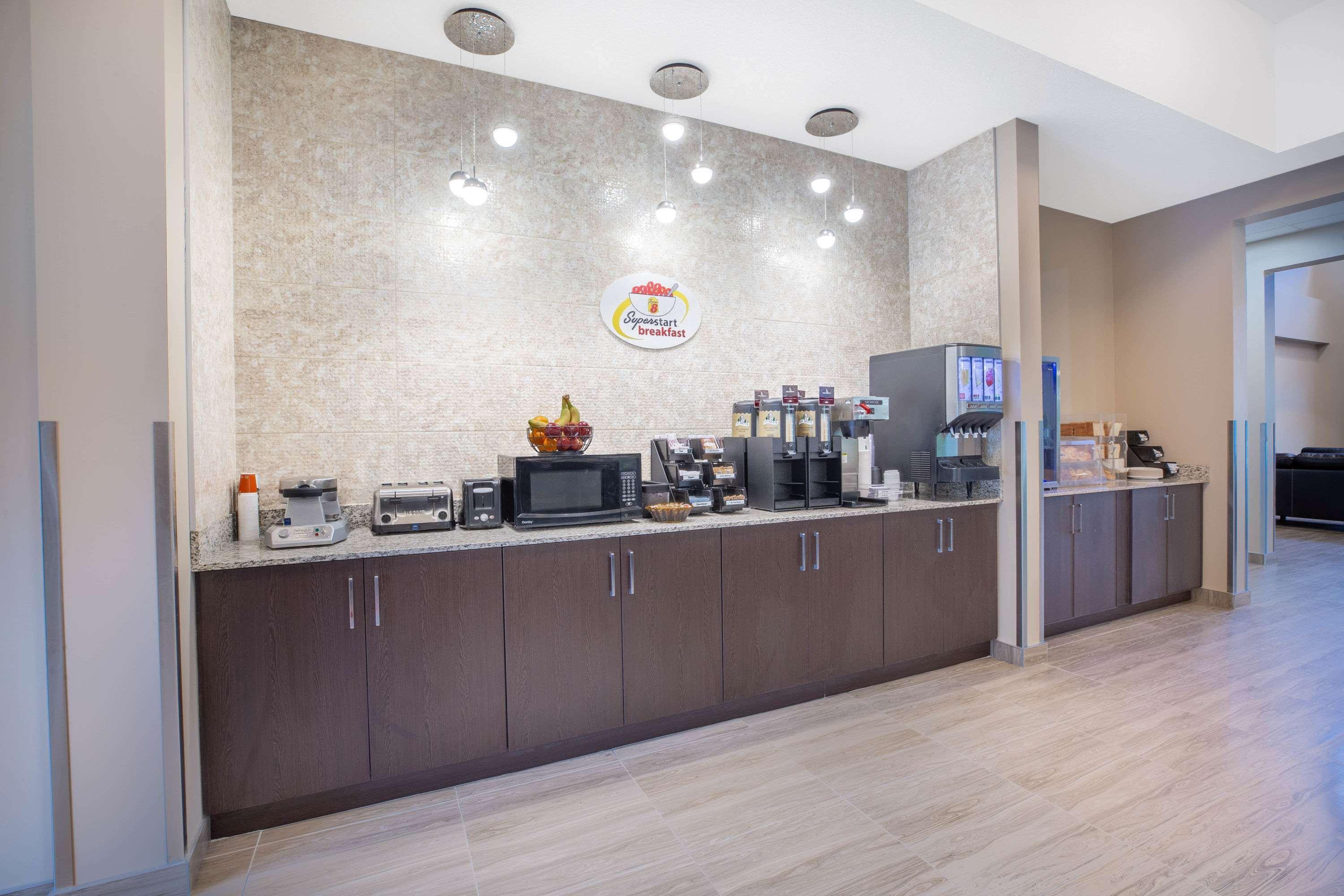 Super 8 By Wyndham Canmore Zewnętrze zdjęcie
