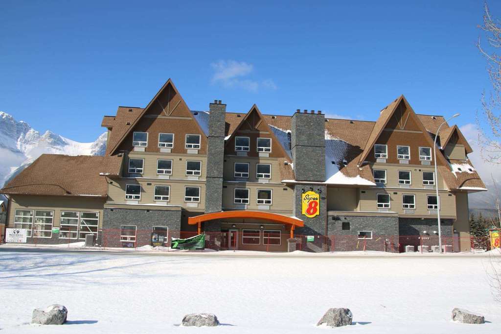 Super 8 By Wyndham Canmore Zewnętrze zdjęcie