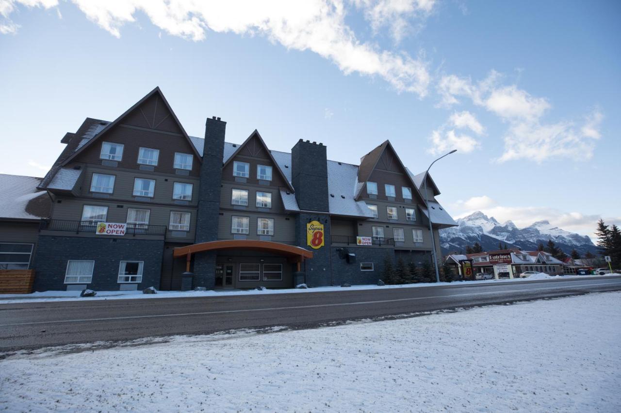 Super 8 By Wyndham Canmore Zewnętrze zdjęcie