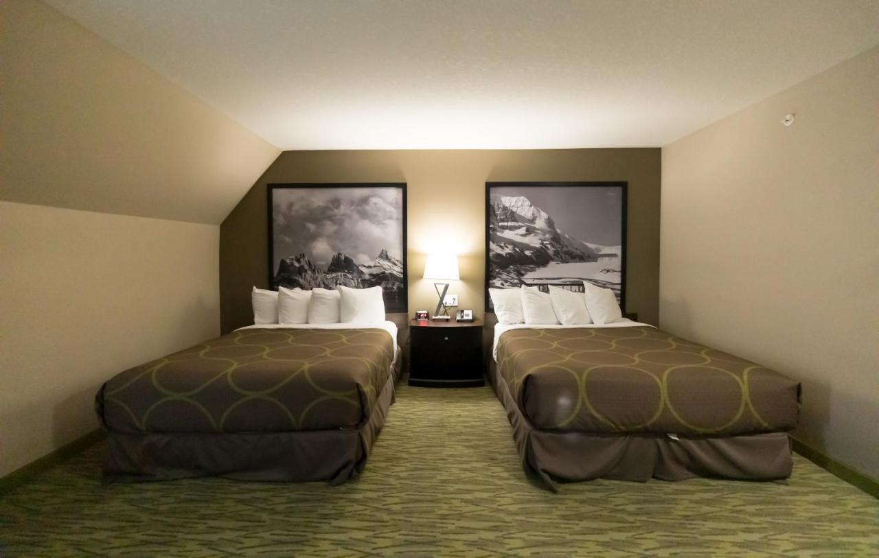 Super 8 By Wyndham Canmore Zewnętrze zdjęcie