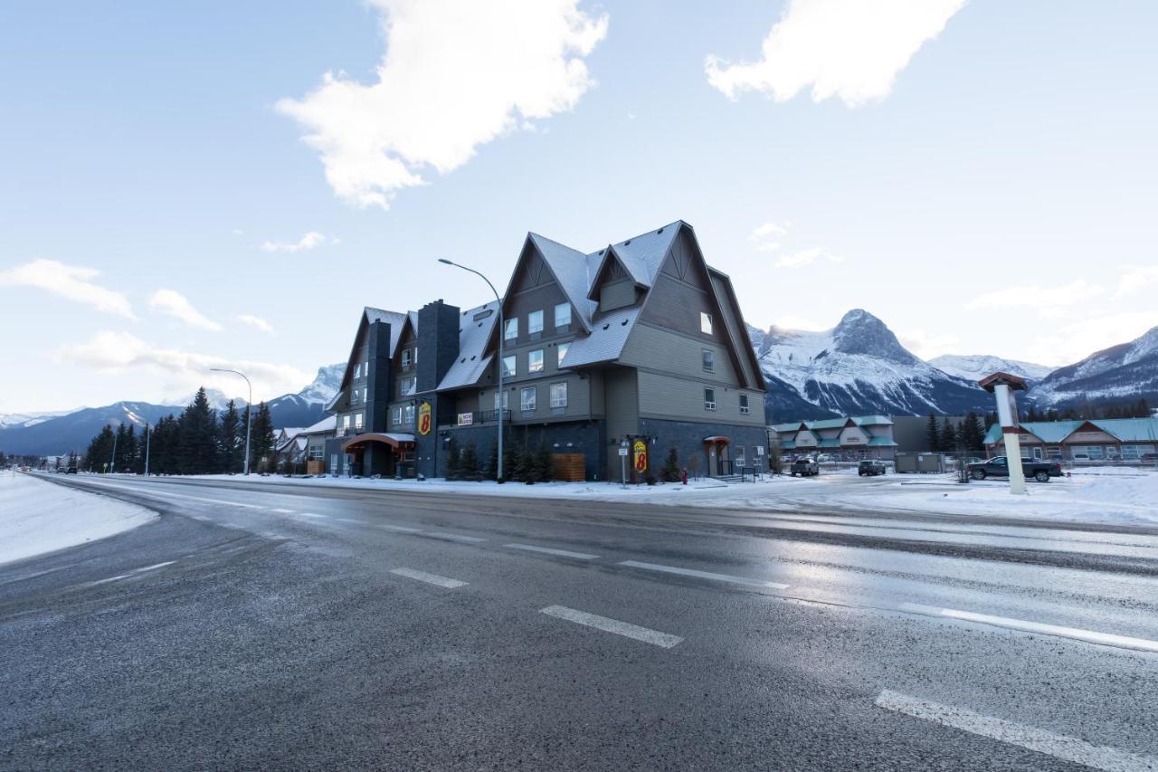 Super 8 By Wyndham Canmore Zewnętrze zdjęcie