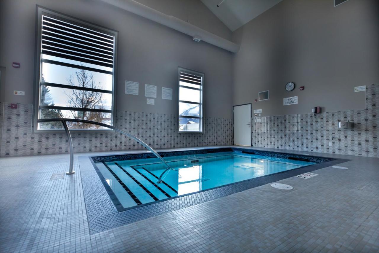 Super 8 By Wyndham Canmore Zewnętrze zdjęcie