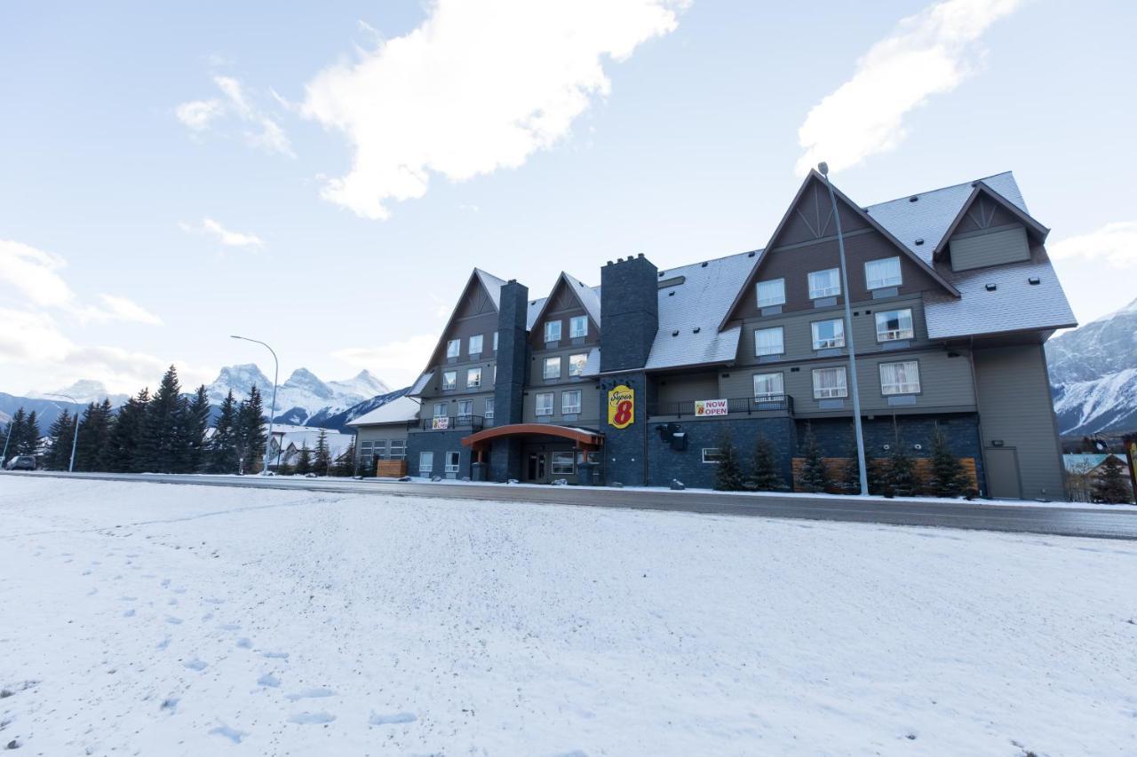 Super 8 By Wyndham Canmore Zewnętrze zdjęcie